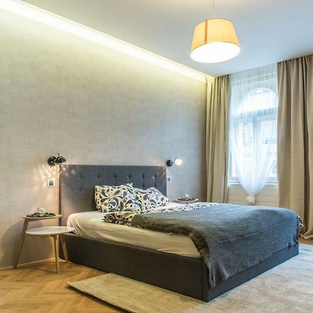 Exclusive 3 Bedroom Top-Notch Flat, Great Location プラハ エクステリア 写真