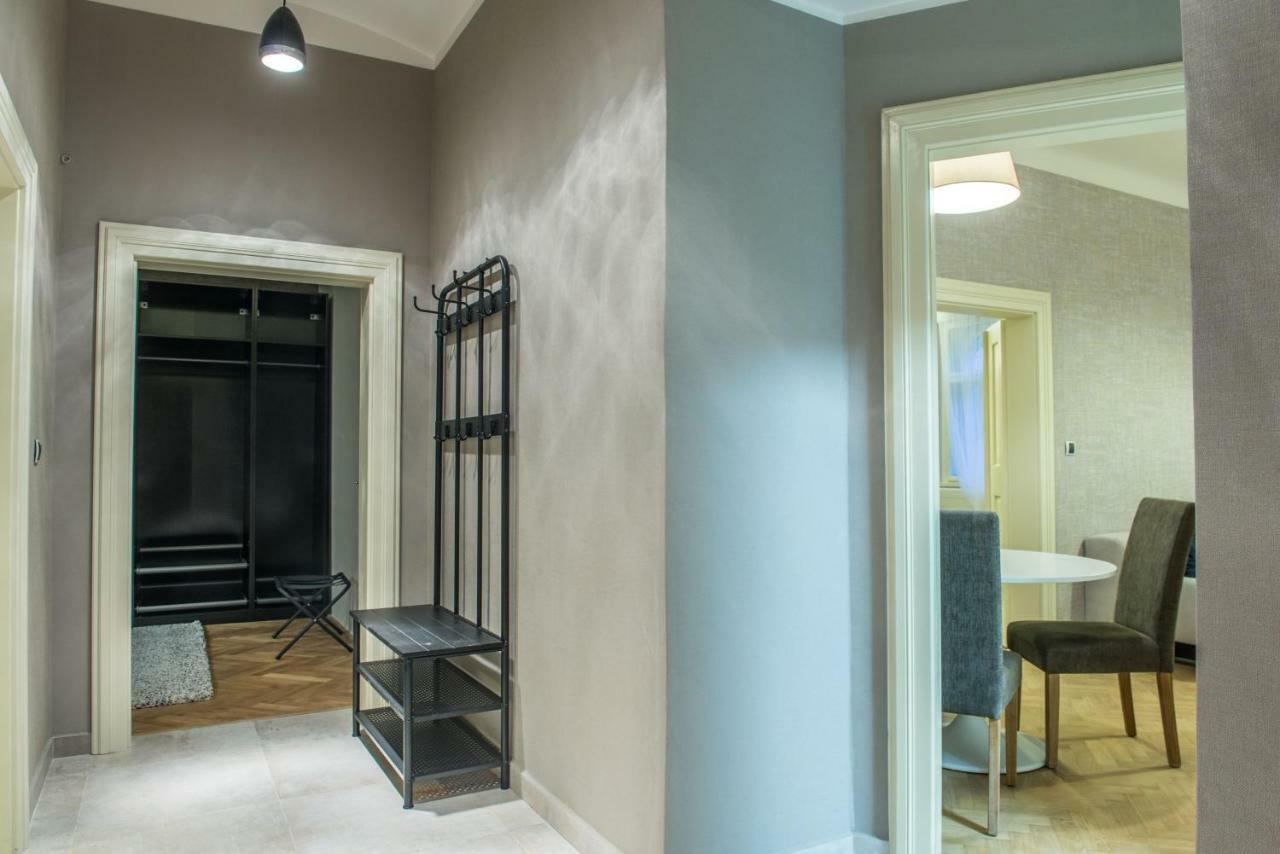 Exclusive 3 Bedroom Top-Notch Flat, Great Location プラハ エクステリア 写真