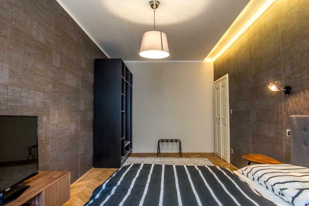 Exclusive 3 Bedroom Top-Notch Flat, Great Location プラハ エクステリア 写真