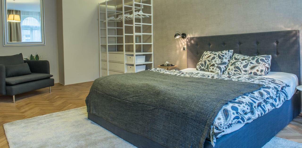 Exclusive 3 Bedroom Top-Notch Flat, Great Location プラハ エクステリア 写真